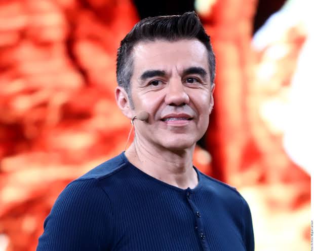 Adrian Uribe in concert